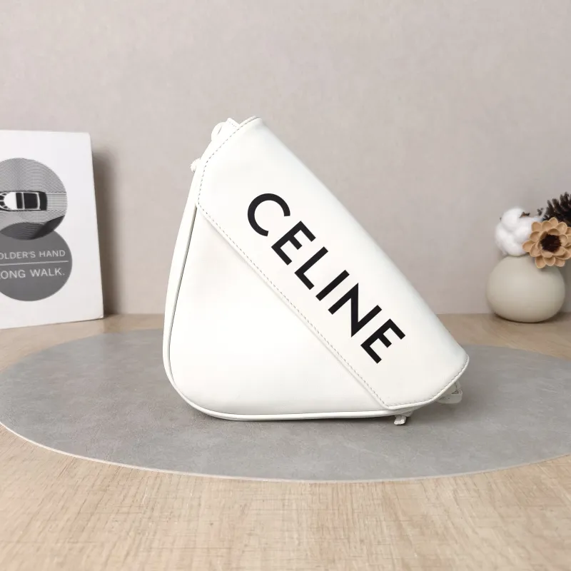 CELINE Crossbody Bag Triangle White Calfskin One Size21 × 4 × 15 cm
