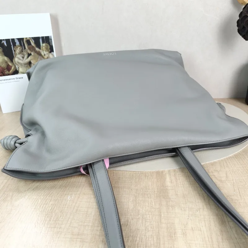 LOEWE Shoulder Bag Flamenco Grey Calfskin Large 38 × 14 × 29 cm — detail view 5 of 11