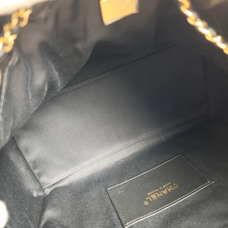 Chanel Shoulder Bag25Bag Black Grained Calfskin Small26 × 14 × 30 cm — detail view 6 of 11
