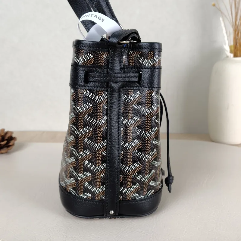 GOYARD Crossbody Bag Petit Flot Black ine Canvas12 × 10 × 17.5 cm — detail view 3 of 9
