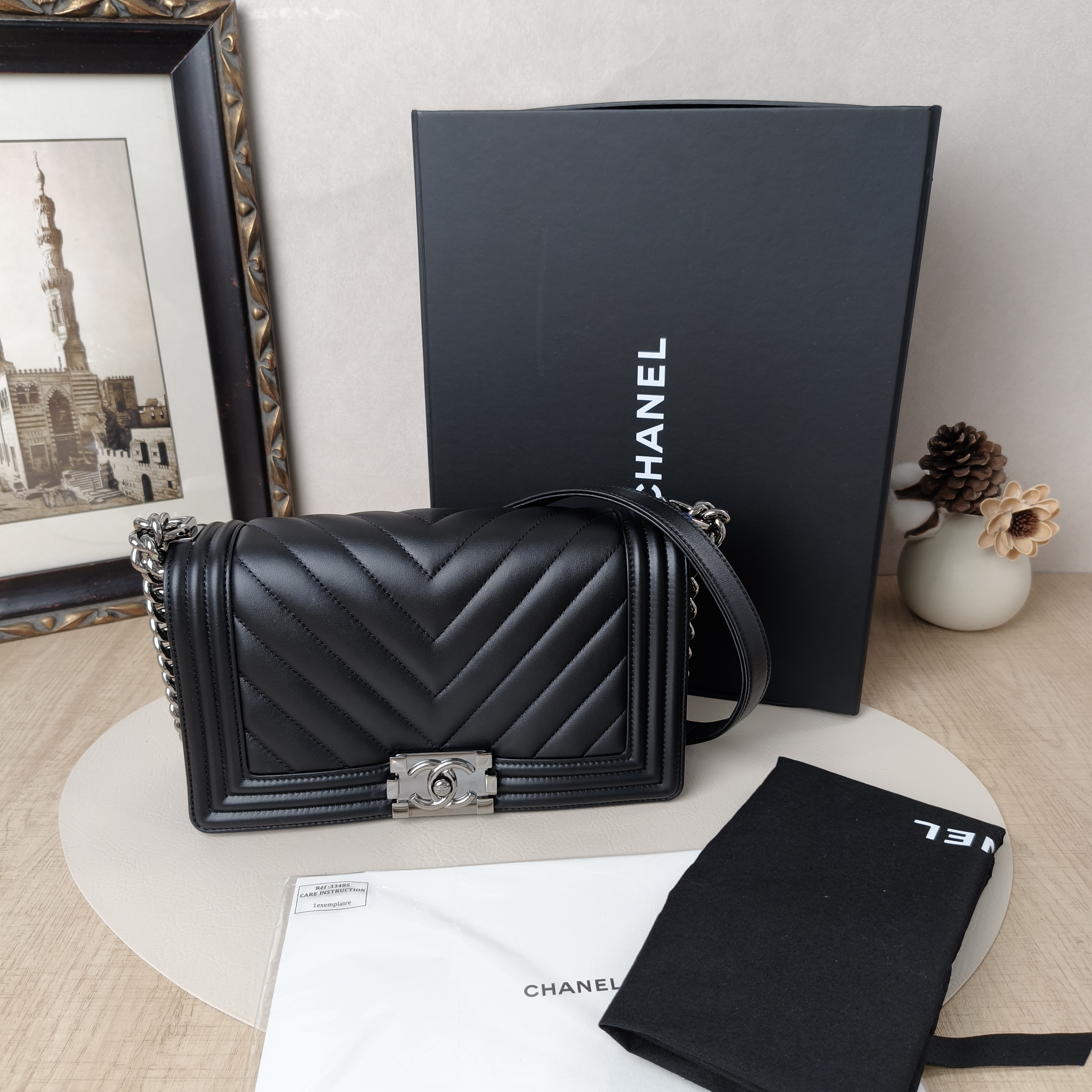 Chanel Crossbody Bagv leboy Black Grained Calfskin Medium25 × 9 × 15 cm — cover view 8 of 11
