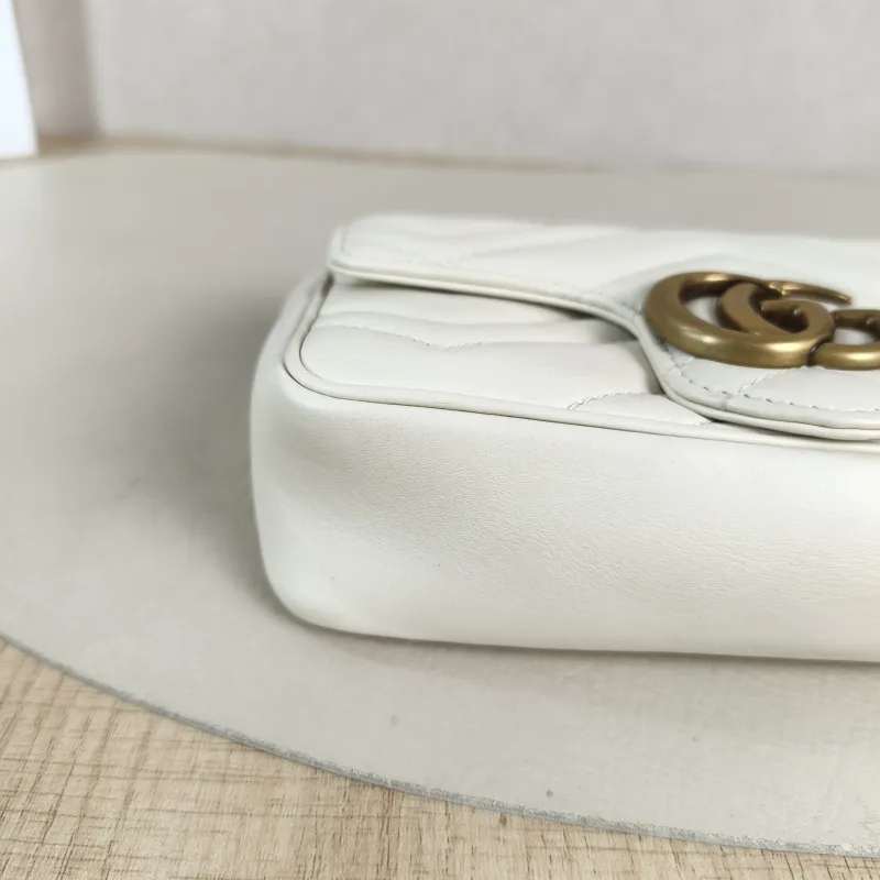 GUCCI Crossbody Bag GG Marmont Mini Marmont Mini White Calfskinmini16.5 × 4.5 × 9.5 cm — detail view 2 of 13