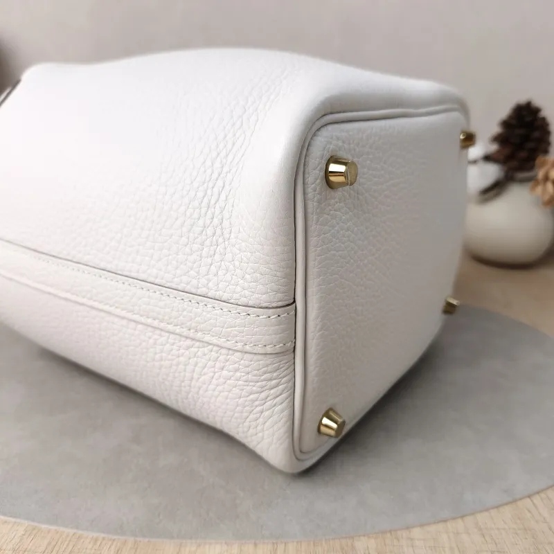 Hermès Top Handle Bag Picotin Lock 18 18M4 Grey Taurillon Clemence TC Calfskin Small18 × 13 × 18 cm — detail view 9 of 15