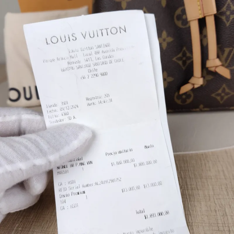Louis Vuitton Crossbody Bag NÉONOÉ Bucket Bag BB Monogram PVC BB 20 × 13 × 20 cm — detail view 4 of 11