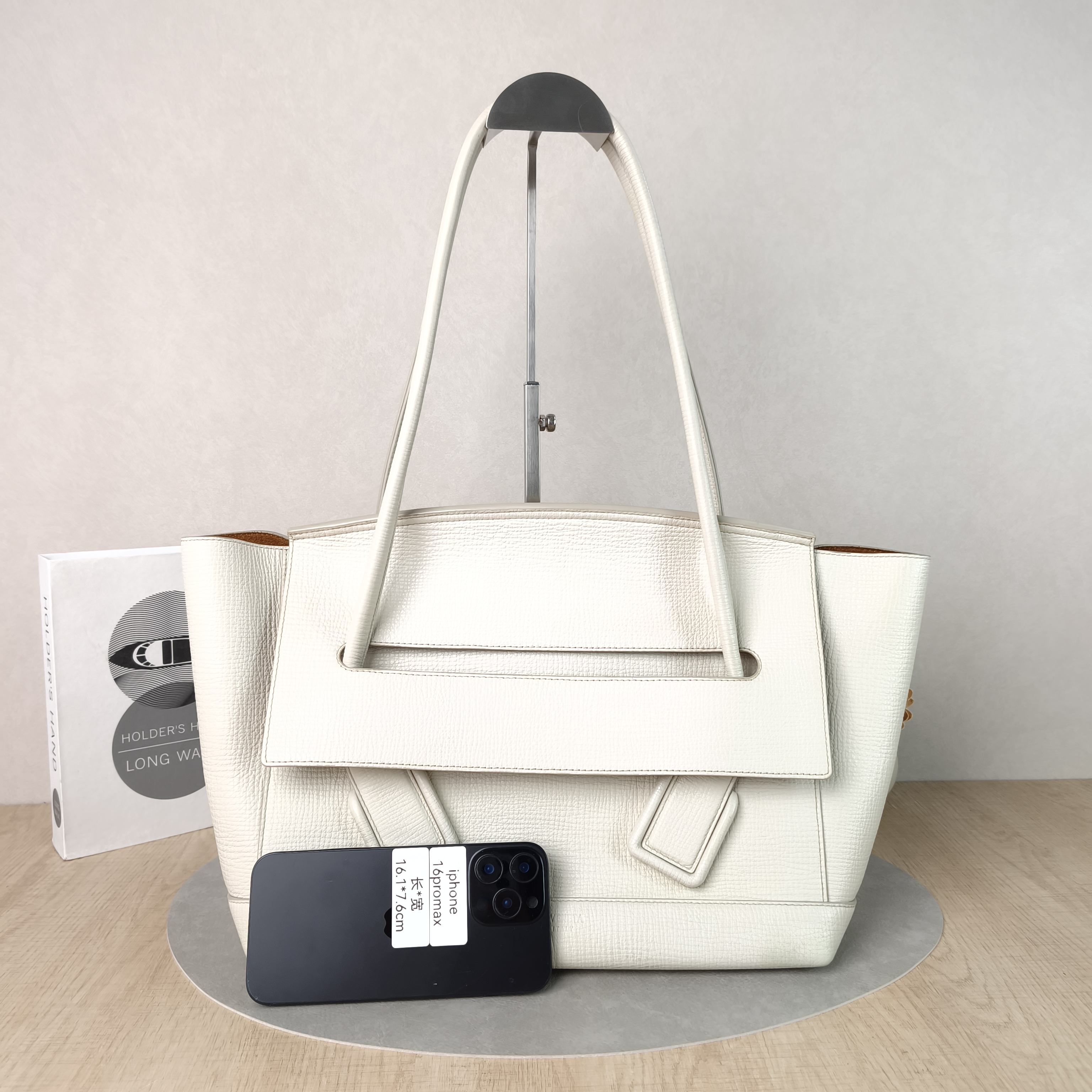 Bottega Veneta Shoulder Bag ARCO 48 White Calfskin Medium48 × 15 × 33 cm — cover view 3 of 5