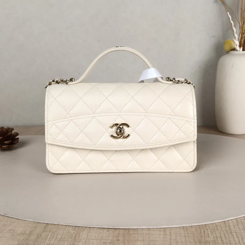 Chanel Crossbody Bag Yellow Calfskin One Size19 × 7 × 11.5 cm