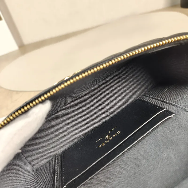 Chanel Crossbody Bag lp Box Bag Black Lambskin One Size19.5 × 5 × 17 cm — detail view 13 of 13