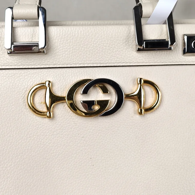 GUCCI Crossbody Bag zumi Top Handle Bag White Calfskin Small 27 × 10 × 22 cm — detail view 6 of 13