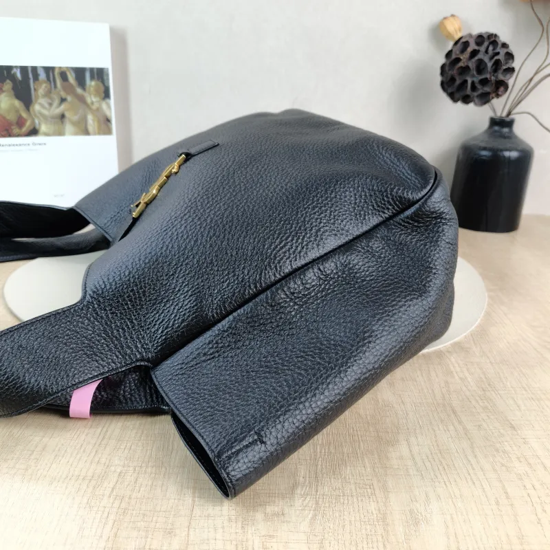 SAINT LAURENT Shoulder Bag LE 5 À 7 BEA Black One Size 50 × 18 × 28 cm — detail view 9 of 12