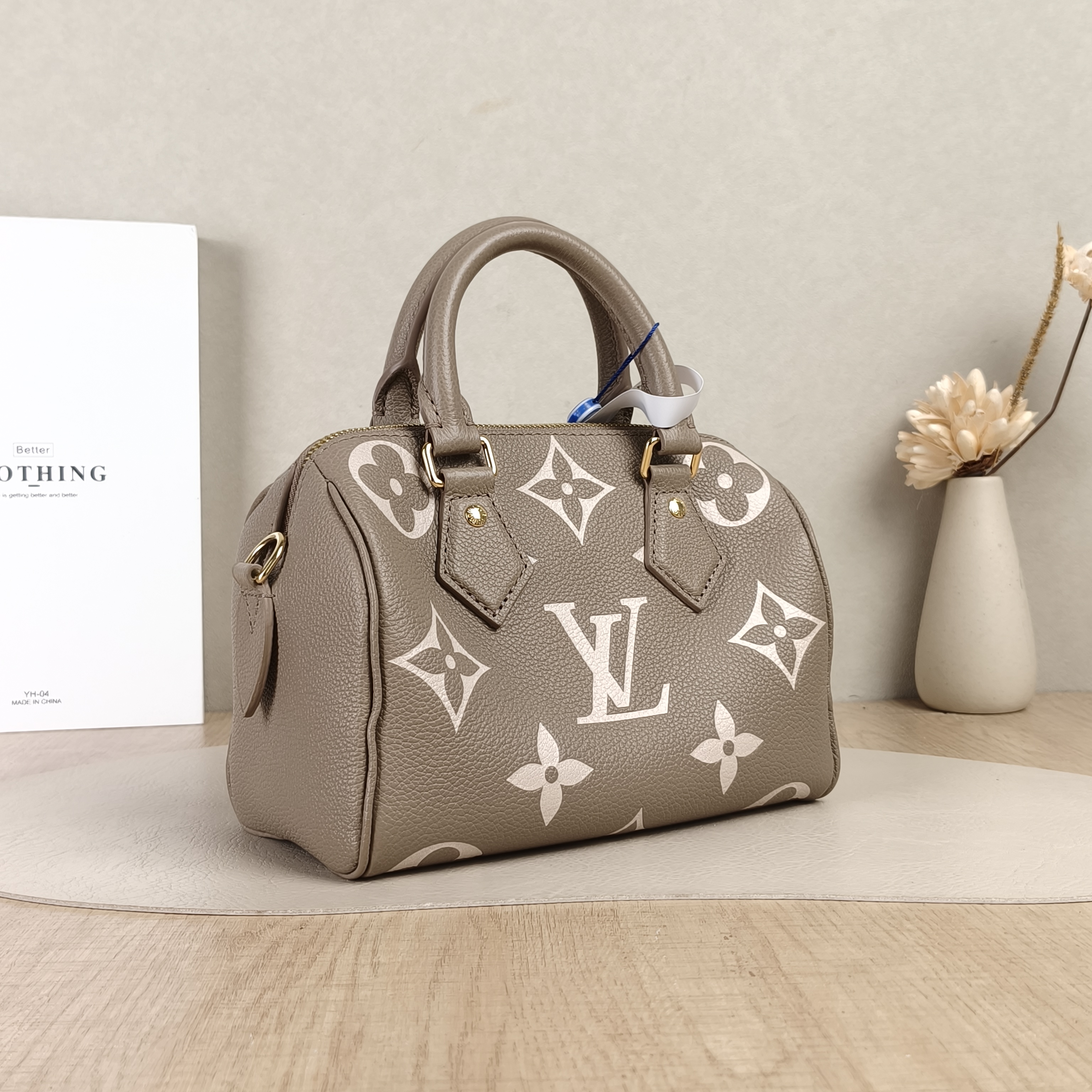 Louis Vuitton Crossbody Bag Speedy20 · White Monogram Empreinte Embossed Calfskin Small20.5 × 12 × 13.5 cm — cover view 4 of 5