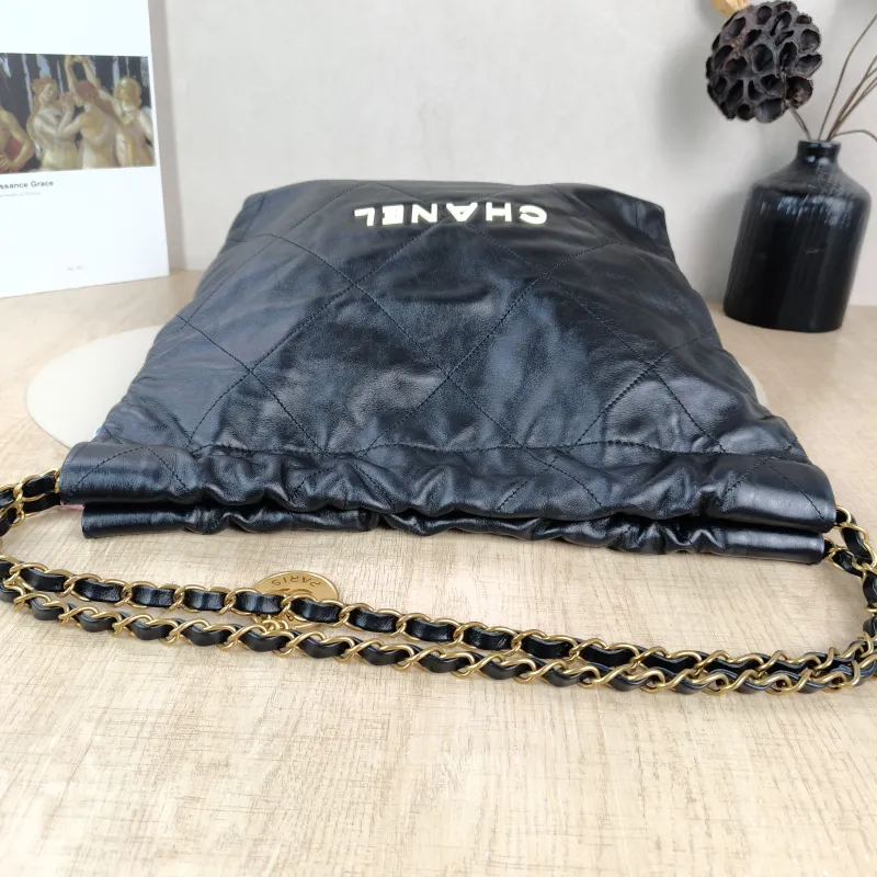 Chanel Shoulder Bag 22Bag Black CC alfskin Small 35 × 7 × 37 cm — detail view 3 of 13