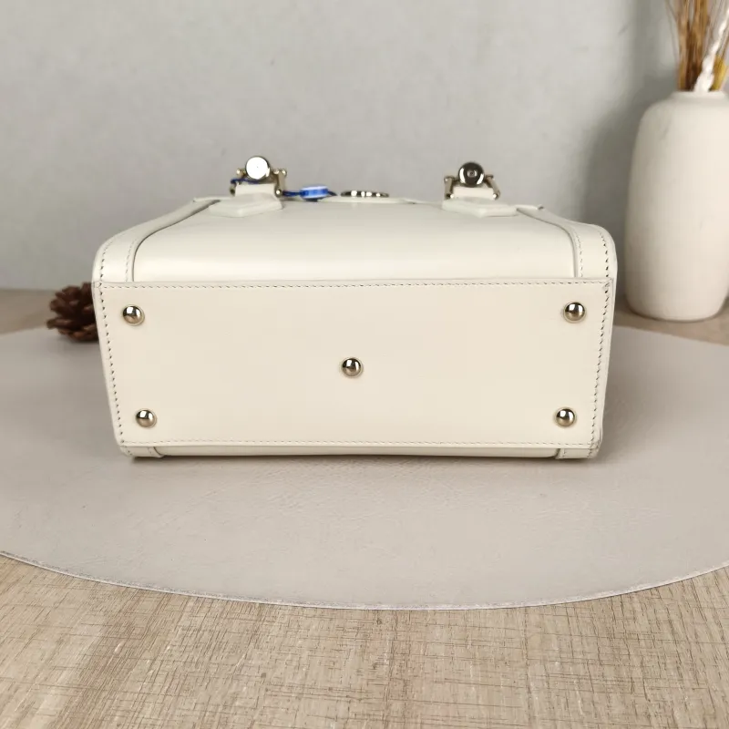 GUCCI Top Handle Bag Diana Top Handle Bag White Calfskin Small 20 × 10 × 16 cm — cover view 5 of 5