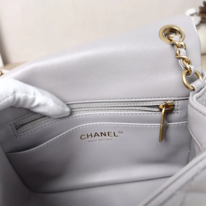 Chanel Crossbody Bag Grey Lambskin One Size17 × 8 × 13.5 cm — detail view 11 of 15
