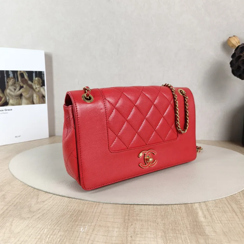 Chanel Crossbody Bag C Crossbody Bag Red Calfskin One Size25 × 6 × 15 cm — cover view 2 of 6