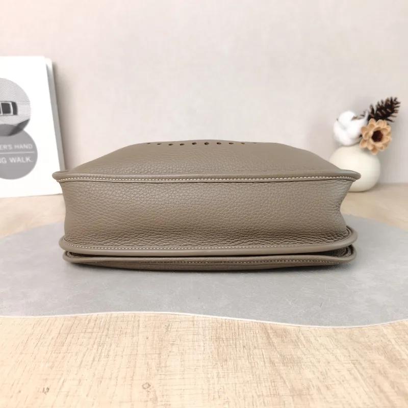 Hermès Crossbody Bag Evelyne 29 29 Taurillon Clemence TC Calfskin Small 29 × 8 × 30 cm W — cover view 5 of 6