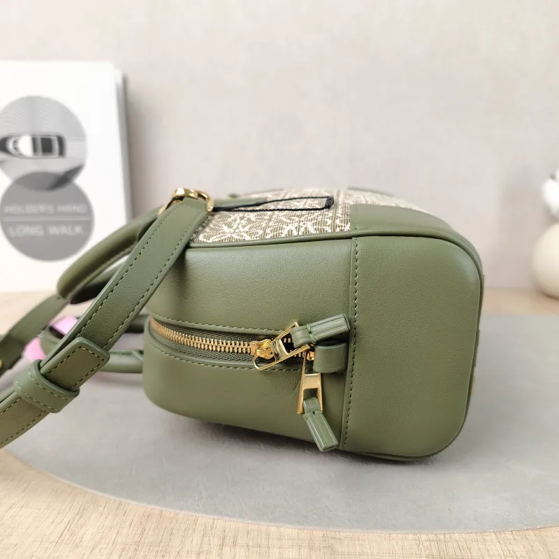 LOEWE Crossbody Bag amazona 23 Green Canvas One Size 24 × 10 × 15 cm — detail view 5 of 13