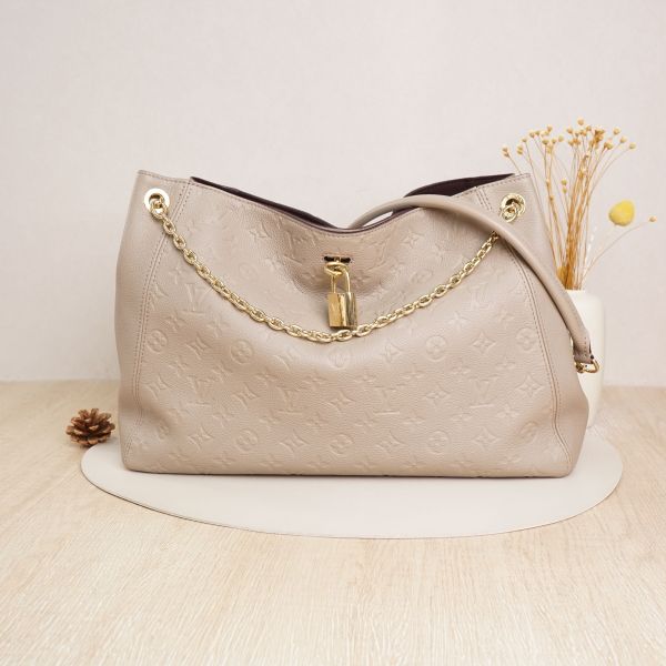 Louis Vuitton Anytime Messenger Bag Medium Grey Calfskin Microchip Edition · 42 × 14 × 27 cm