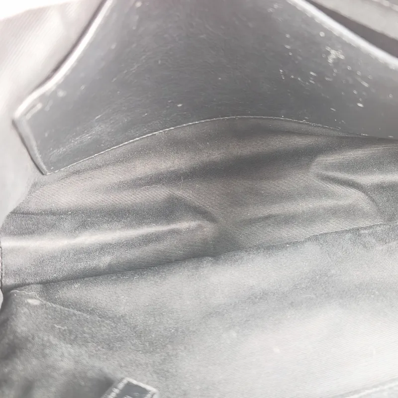 SAINT LAURENT Crossbody Bag Niki D Waxed Leather Calfskin Medium 28 × 8.5 × 20 cm — detail view 3 of 13