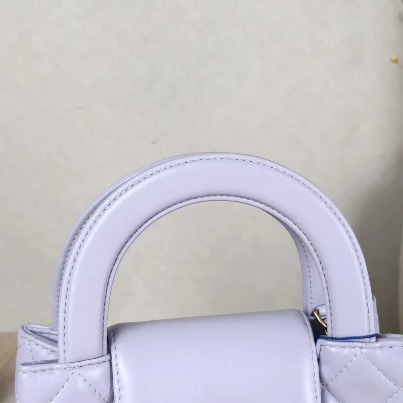 Chanel Crossbody Bag Kelly Lambskin Mini 19 × 7 × 13 cm — detail view 6 of 14