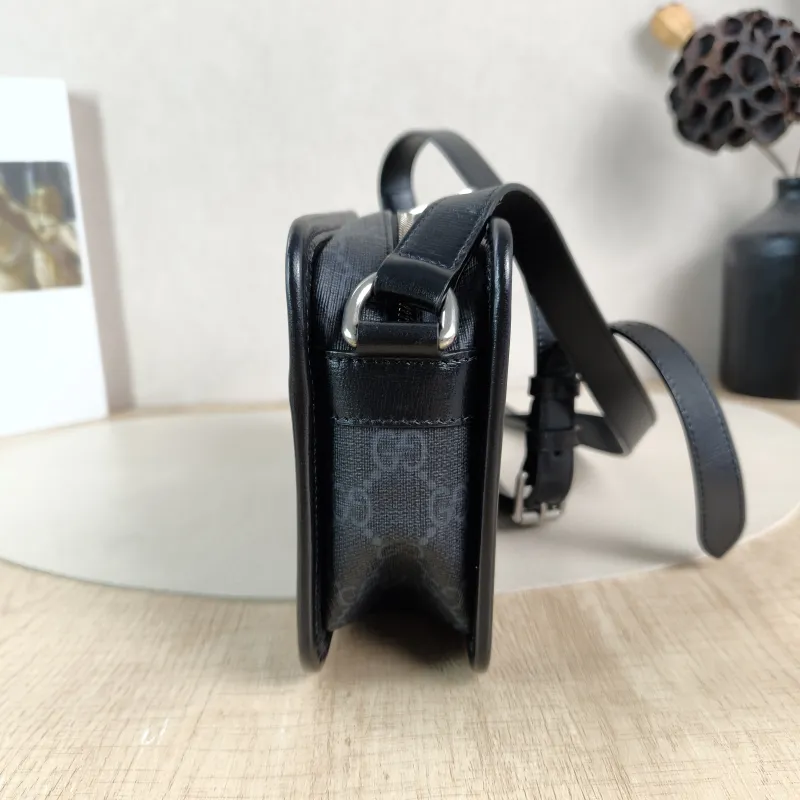 GUCCI Crossbody Bag GG Retro Collection Camera Bag Black PV Cmini22.5 × 7 × 14 cm — detail view 12 of 12