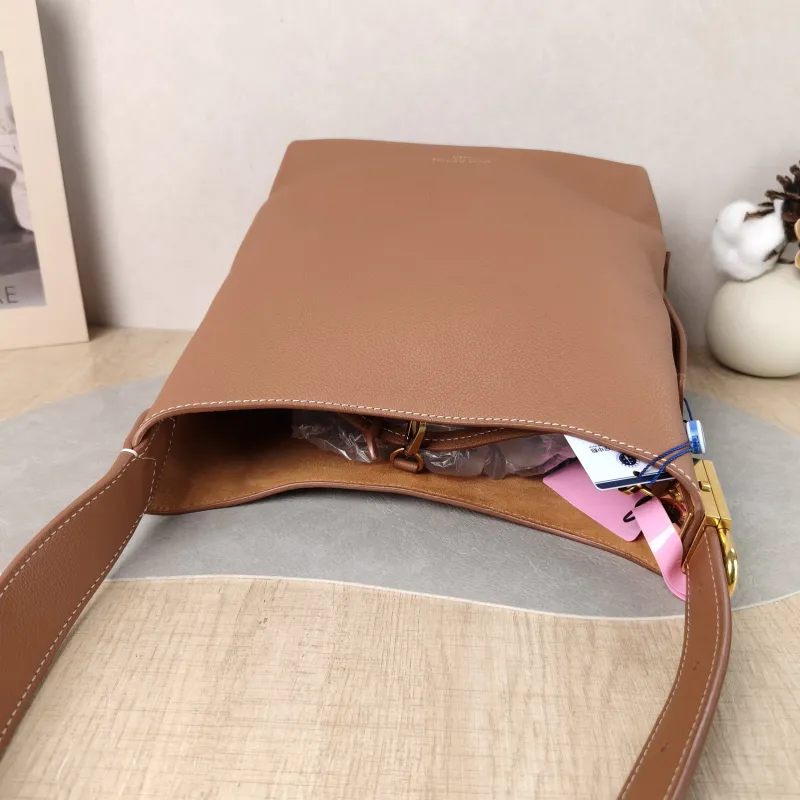 Louis Vuitton Shoulder Bag Low Key Hobo Shoulder Bag Calfskin Small 24 × 16 × 28 cm — detail view 7 of 15