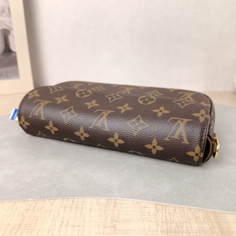 Louis Vuitton Crossbody Bag IVY Monogram PVC Small 23.5 × 4.3 × 12 cm — detail view 2 of 13