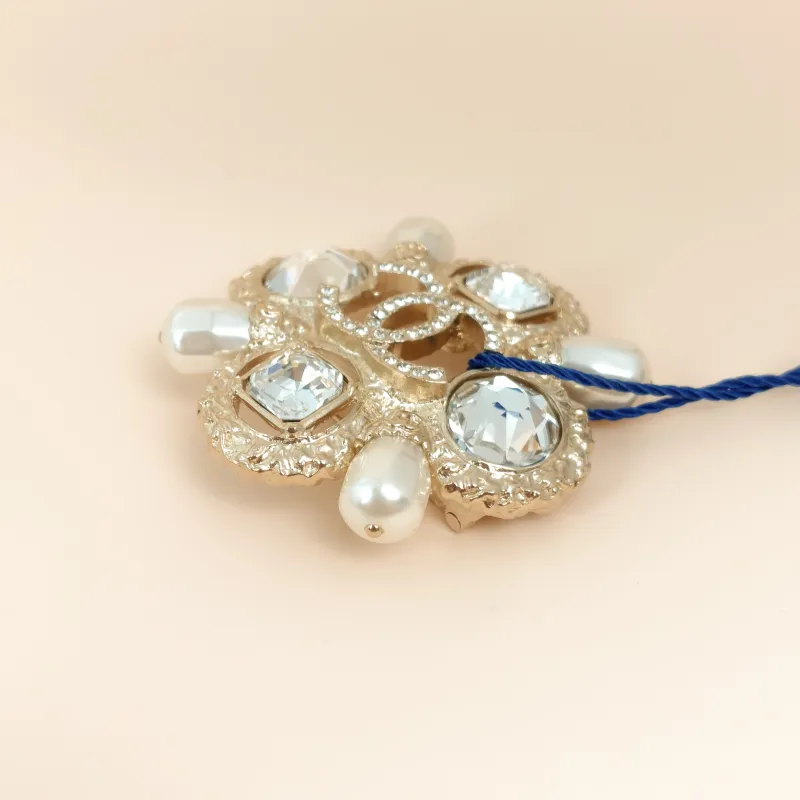 Chanel Brooch Pearl Brooch Gold One Size — cover view 2 of 7