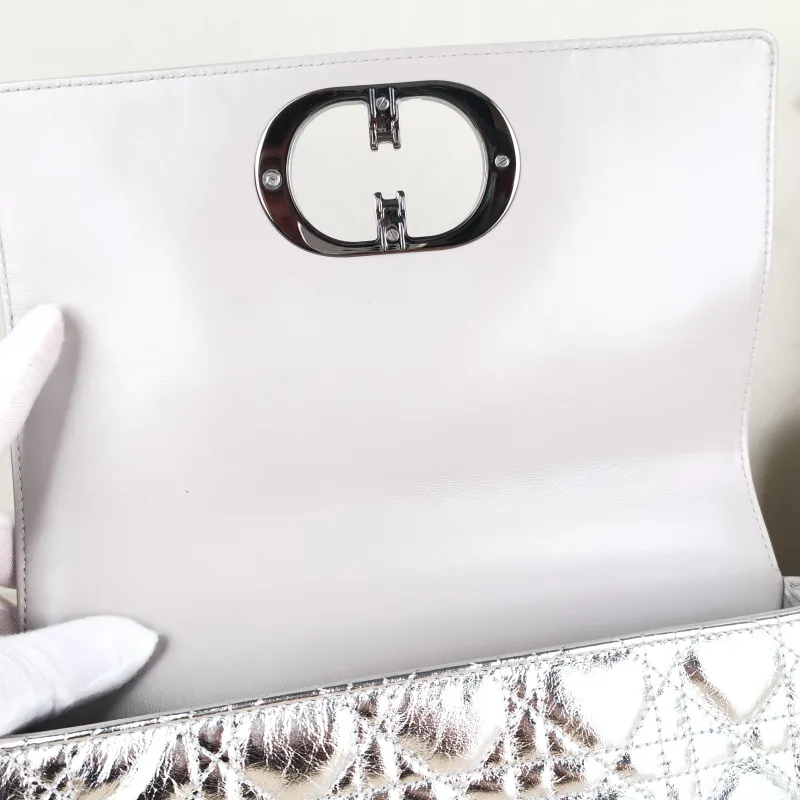 DIOR Crossbody Bag Caro Chain Bag Silver Waxed Leather Medium25.5 × 9 × 15.5 cm — detail view 8 of 13
