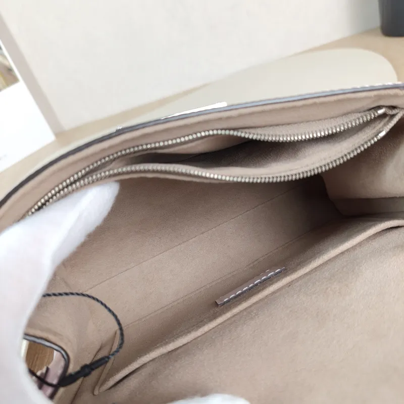 Louis Vuitton Crossbody Bag CLUNY Pink Epi Embossed Calfskin Mini 20 × 7.5 × 16 cm — detail view 7 of 13