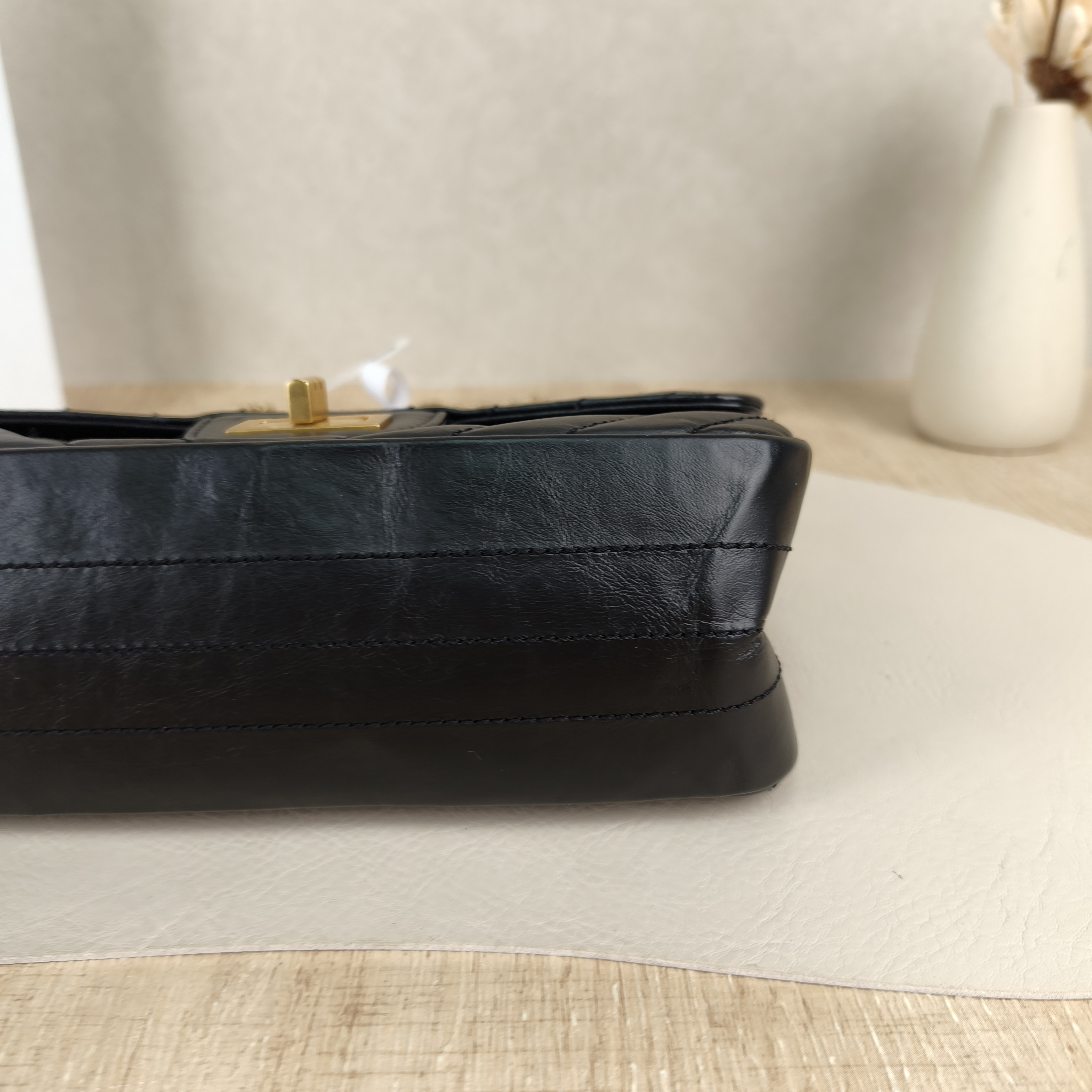 Chanel V 2.55mini Black Calfskin Microchip Edition · 20 × 6 × 15.5 cm — cover view 3 of 8