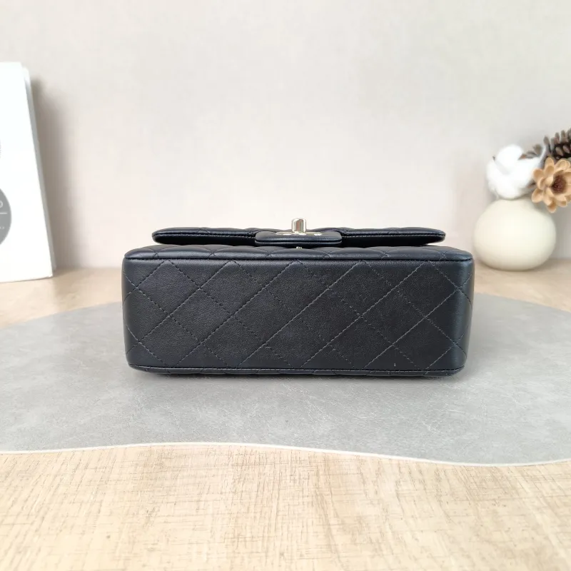 Chanel Crossbody Bag mini Black Lambskin mini 20 × 6 × 12 cm — cover view 5 of 6