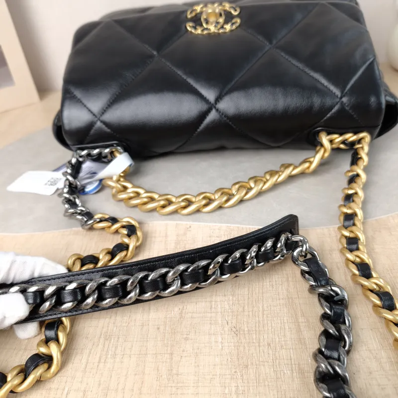 Chanel Crossbody Bag 19Bag Black SL ambskin Medium 30 × 10 × 20 cm — detail view 12 of 14