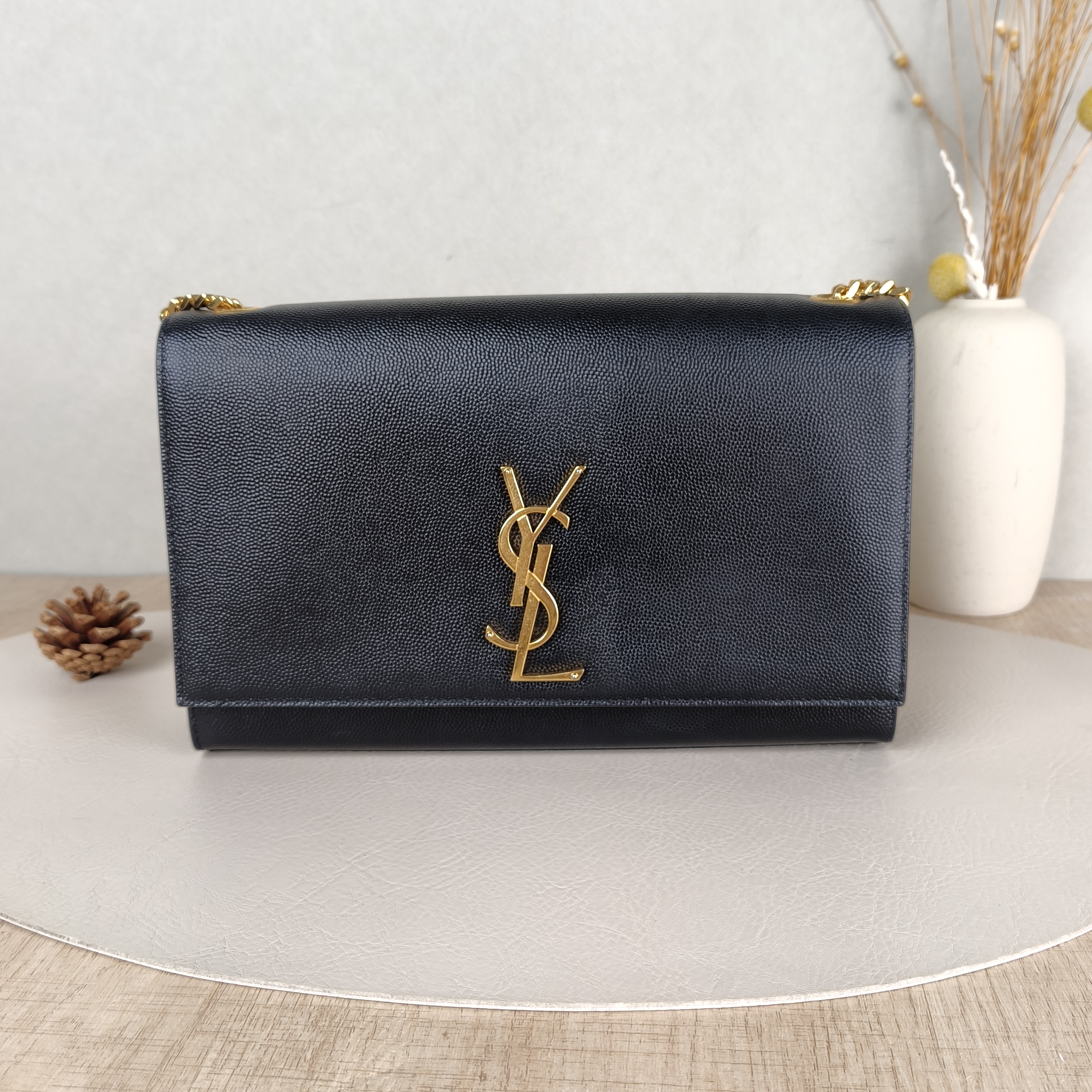 SAINT LAURENT Crossbody Bag KATE Black Calfskin Medium24 × 5.5 × 14.5 cm Conditioned