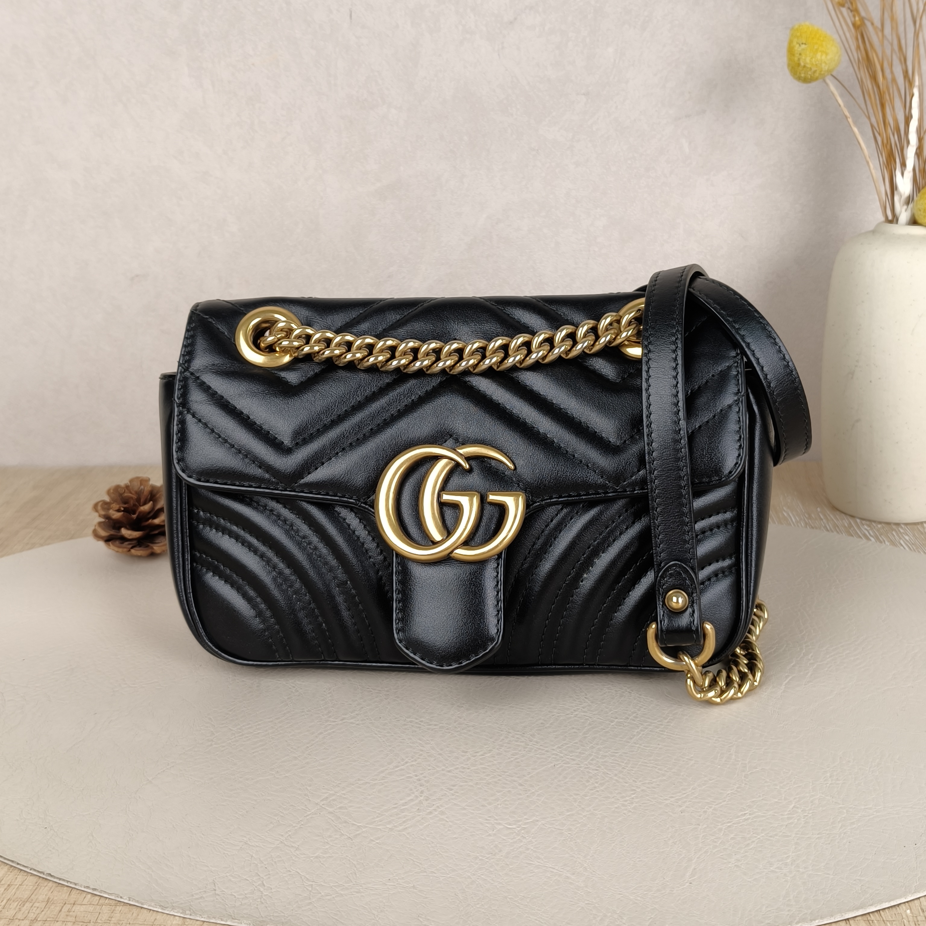 GUCCI Crossbody Bag GG Marmont Small Marmont 22Black CC alfskin Small22 × 6 × 13 cm