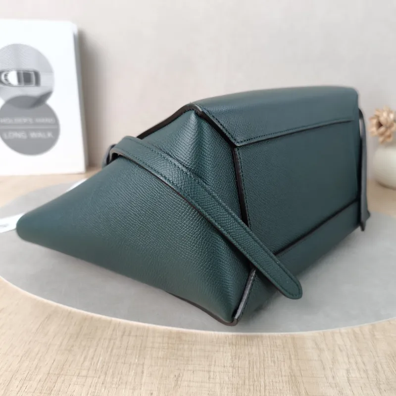 CELINE Shoulder Bag Belt Micro Green Calfskin Medium24 × 13 × 20 cm — detail view 9 of 14