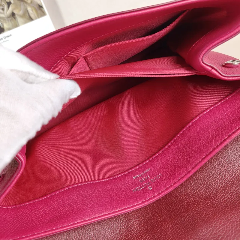 Louis Vuitton Crossbody Bag LOCKME II Shoulder Bag Colorblock Calfskin Medium 29 × 10 × 20 cm — detail view 7 of 14