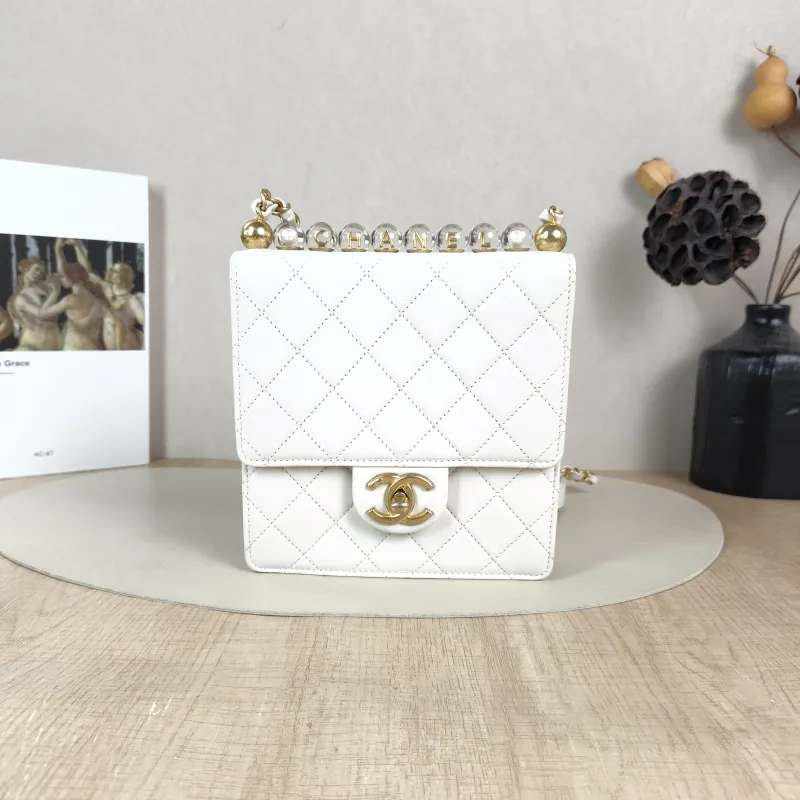 Chanel Crossbody Bag logo cf Collection Edition Crossbody Bag White Lambskin One Size 16 × 4 × 17.5 cm 30