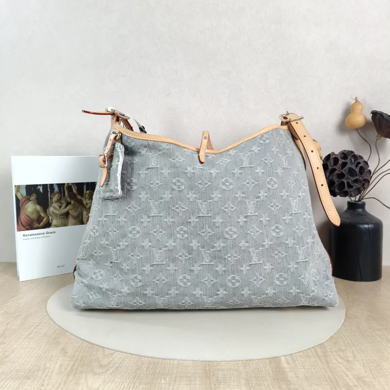 Louis Vuitton Crossbody Bag Carryall Grey Medium39 × 15 × 30 cm