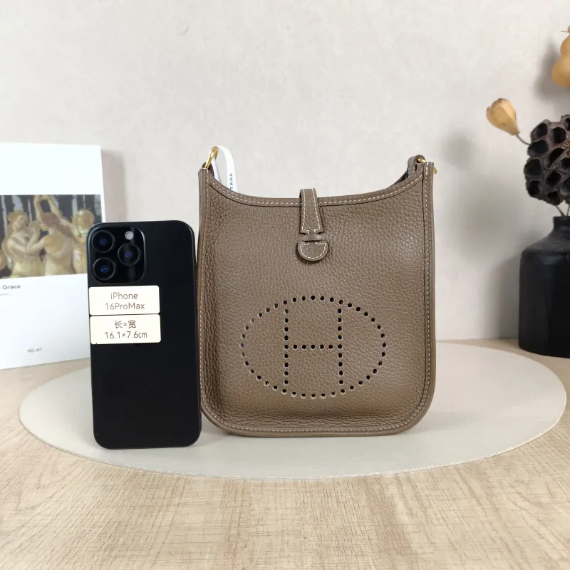 Hermès Crossbody Bag Evelyne Mini 16 Mini 1618 Taurillon Clemence TC Calfskinmini17 × 5.5 × 18 cm — cover view 3 of 5