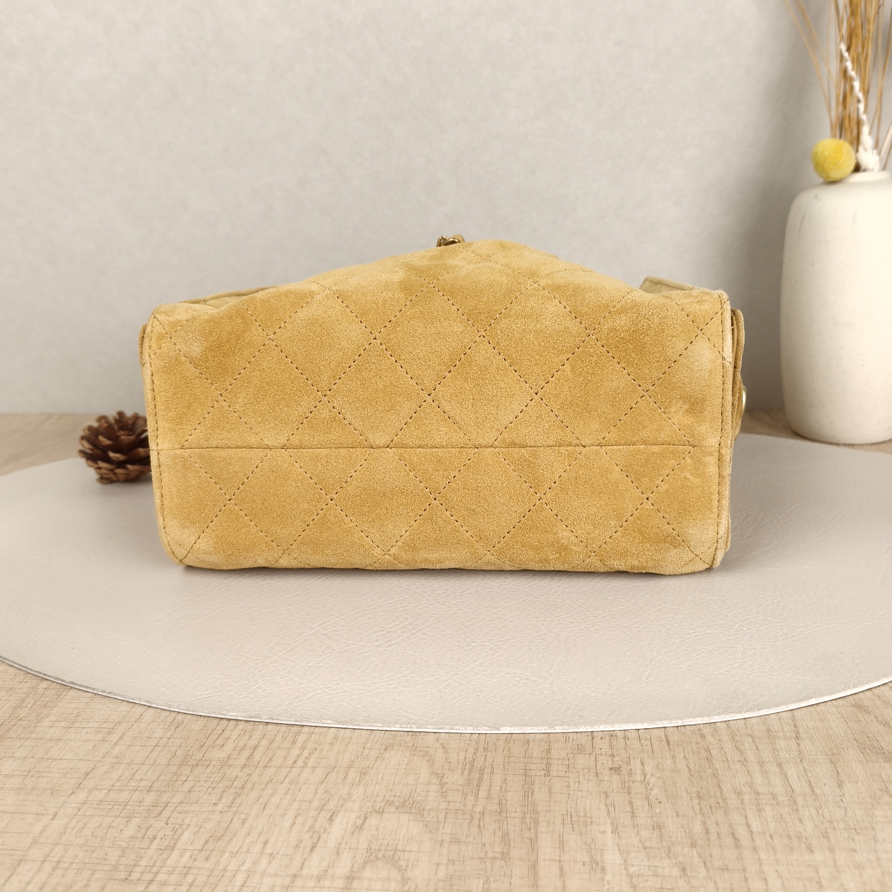 Chanel Crossbody Bag25Bag Yellow Suedemini22 × 12.5 × 20 cm — cover view 2 of 10