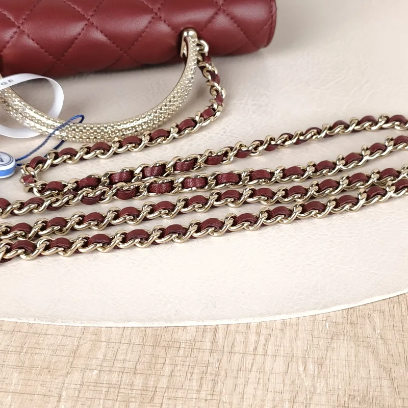 Chanel Crossbody Bag C woc Burgundy Lambskinmini19.2 × 3.5 × 12.3 cm — detail view 2 of 15