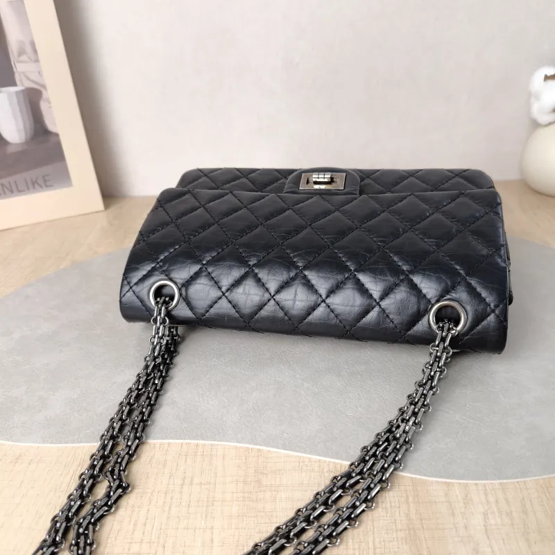 Chanel Shoulder Bag 2.55 Black Calfskin Small 24 × 7.5 × 16 cm 18 — detail view 11 of 13