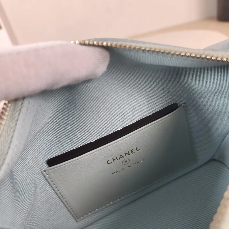 Chanel Crossbody Bag Crossbody Bag Blue Grained Calfskin One Size 21.5 × 7.5 × 19 cm — detail view 10 of 12