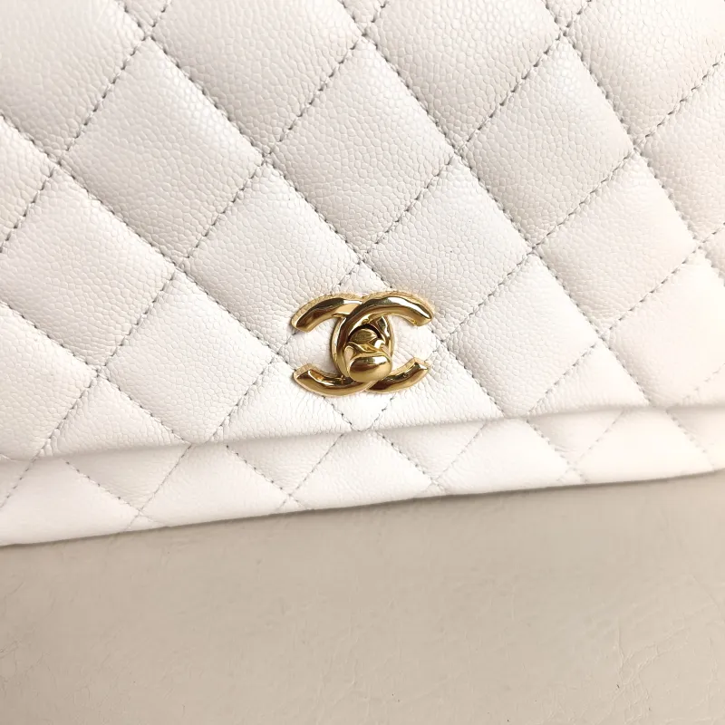Chanel Crossbody Bag Handle White Grained Calfskin One Size 22 × 7 × 14 cm — detail view 10 of 13