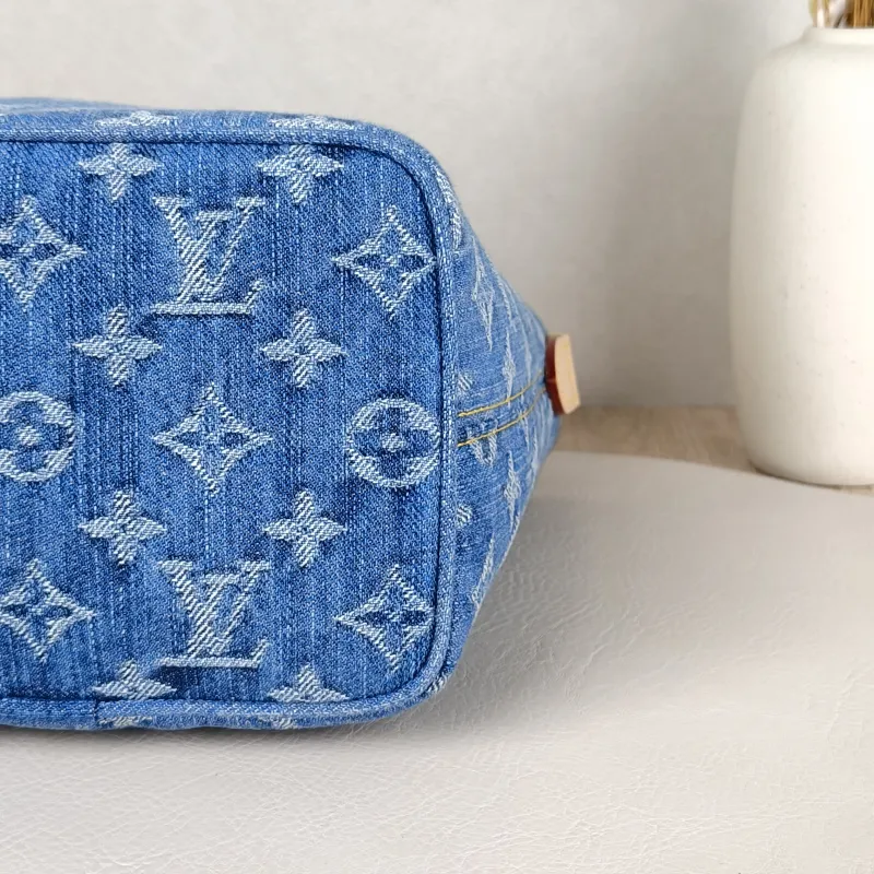 Louis Vuitton Top Handle Bag ALL IN BB Blue BB16 × 12 × 18 cm — detail view 6 of 13