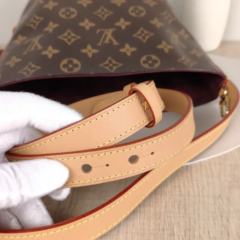Louis Vuitton Top Handle Bag ALL IN BB Monogram PVCBB16 × 12 × 18 cm — detail view 2 of 10