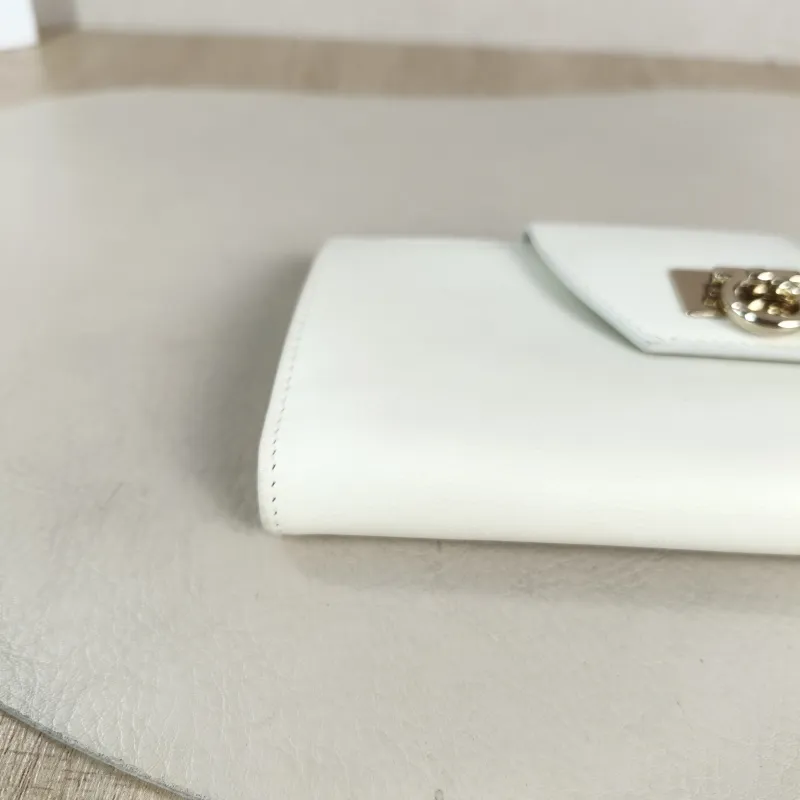 FERRAGAMO Wallet Wallet White Calfskin 18 × 2 × 9 cm — detail view 5 of 9