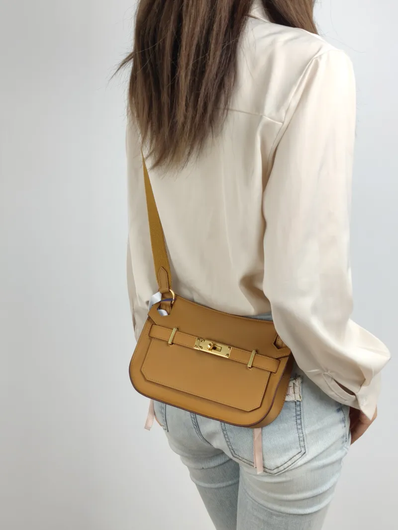 Hermès Crossbody Bag Jypsiere 23 4B Swift Calfskin Mini 23 × 5 × 17 cm W — on-model view 2 of 2