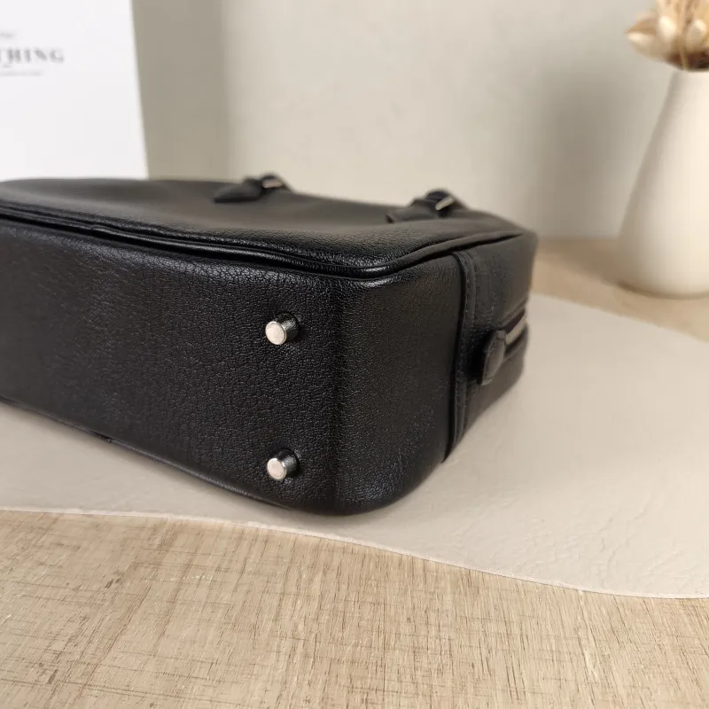 Hermès Top Handle Bag Plume 21 Black Lambskinmini21 × 8 × 15 cm — detail view 3 of 11