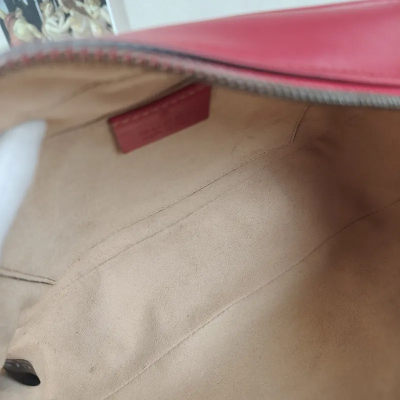 GUCCI Crossbody Bag GG Marmont Marmont Camera Bag Red Calfskin Small 24 × 7 × 13 cm — detail view 7 of 12